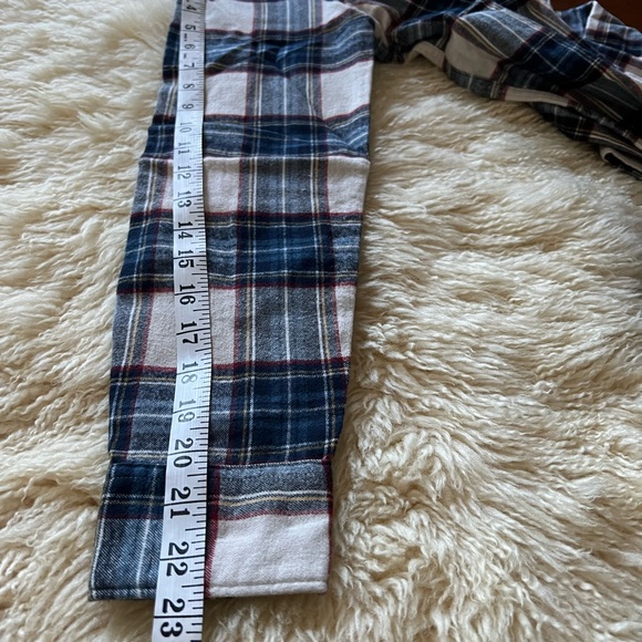 Abercrombie & Fitch Blue/Cream Classic Plaid Button Down Shirt. Size XS - Picture 6 of 9